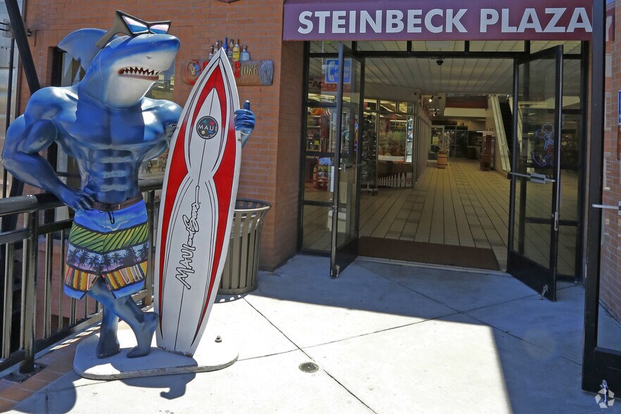 More Photos Of 685 Cannery Row, Monterey Restaurant For Lease