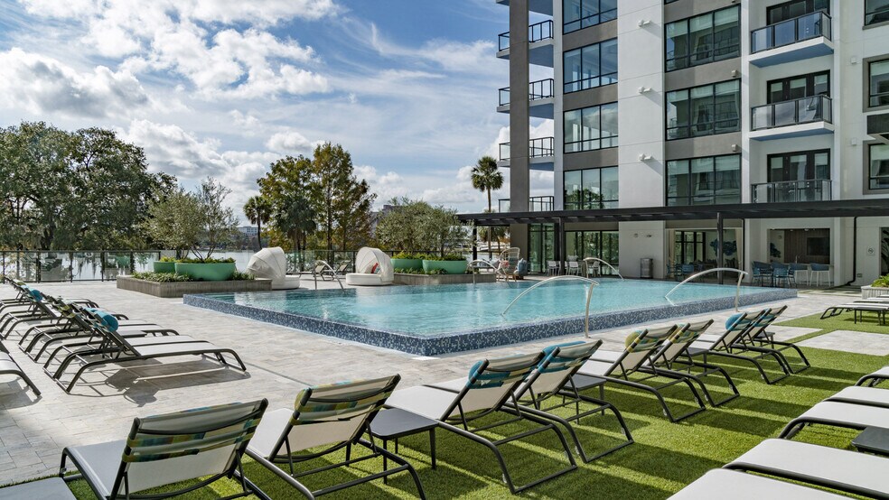 More Photos Of 295 NE Ivanhoe Blvd, Orlando Apartments For Lease