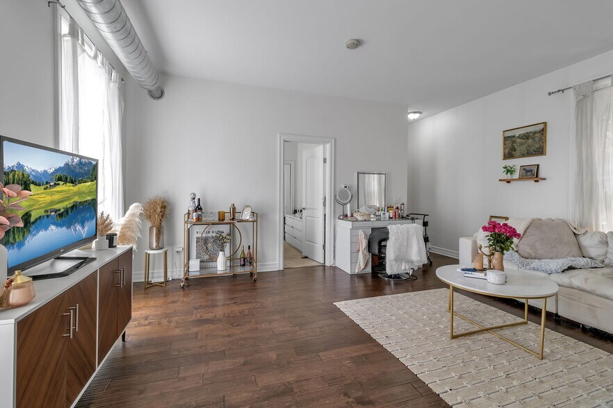 More Photos Of 888 Main St, Buffalo Office Residential For Sale