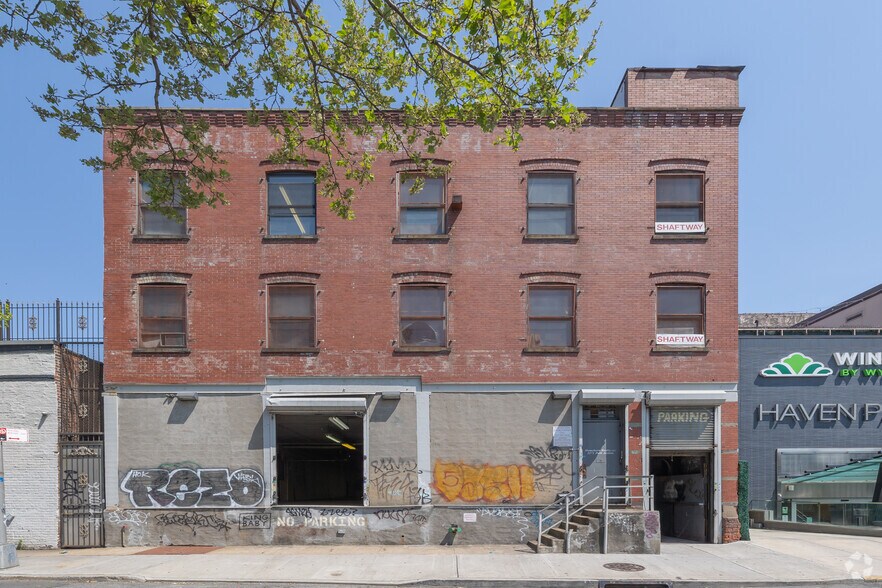 More Photos Of 2572 Park Ave, Bronx Industrial For Sale