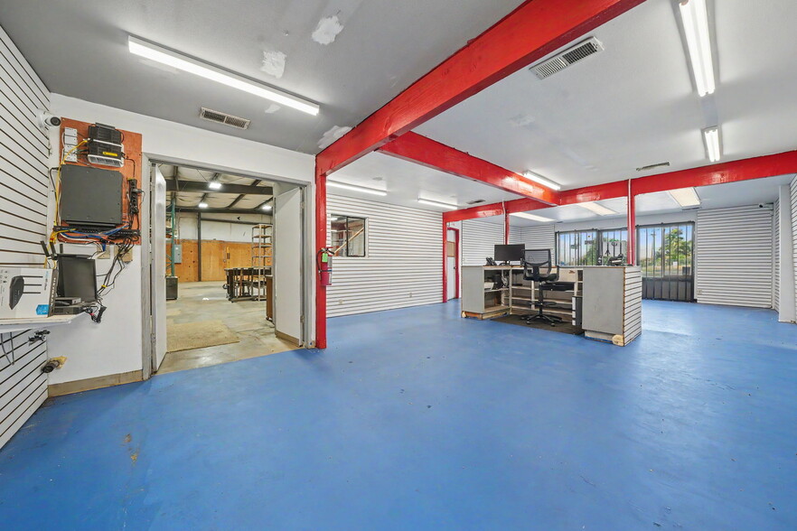 More Photos Of 11020 N State Highway 49, Martell Freestanding For Sale