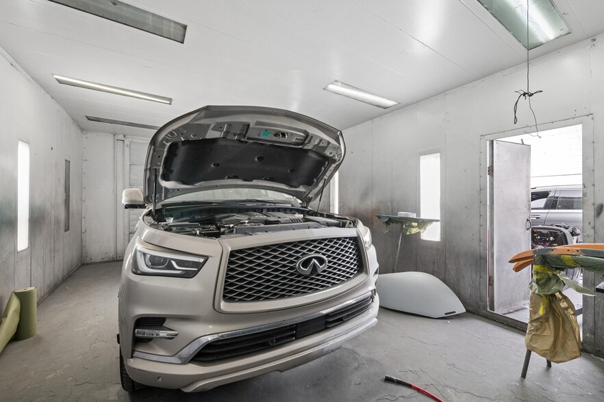 More Photos Of 5363 Venice Blvd, Los Angeles Auto Repair For Sale