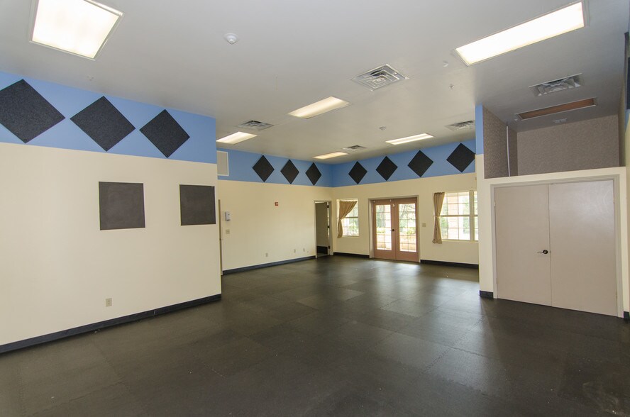 More Photos Of 400 Old Highway 290, Dripping Springs Healthcare For Sale
