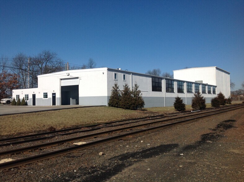 More Photos Of 1240 Oronoque Rd, Milford Manufacturing For Sale