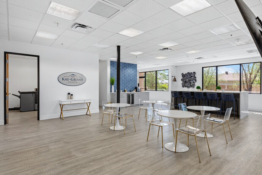 More Photos Of 8111 E Thomas Rd, Scottsdale Medical For Sale