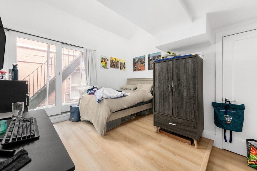 More Photos Of 135 Reade St, New York Multifamily For Sale