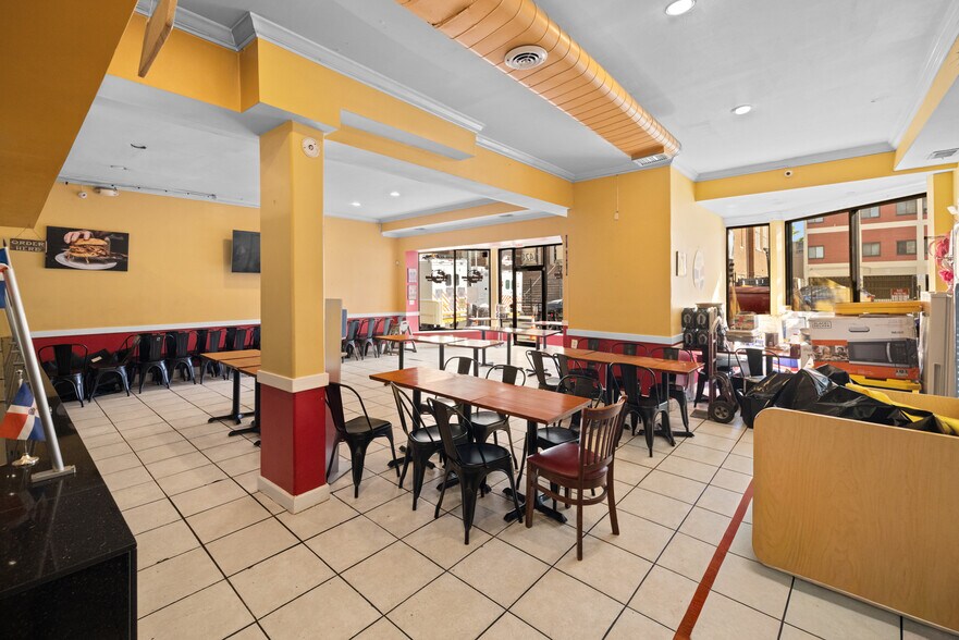 More Photos Of , Washington General Retail For Sale