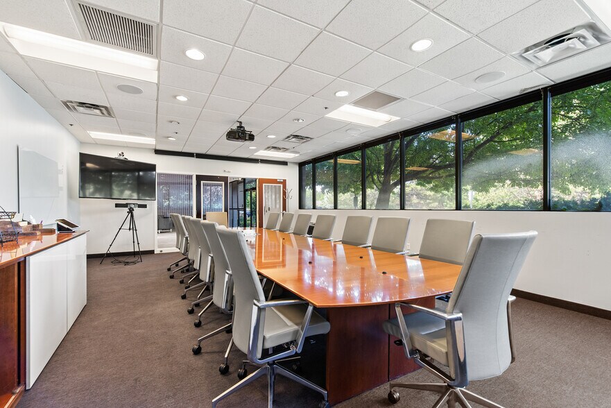 More Photos Of 10975 S Sterling View Dr, South Jordan Office For Lease