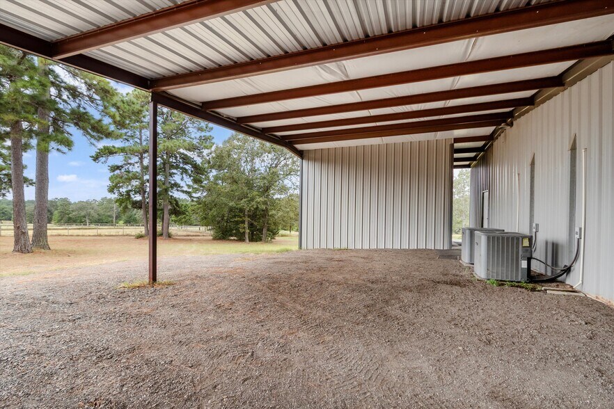 More Photos Of 5611 Rockin L Ln, Navasota Lodge Meeting Hall For Sale