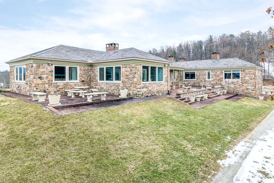 More Photos Of 1207 Flohrs Church Rd, Biglerville Hospitality For Sale