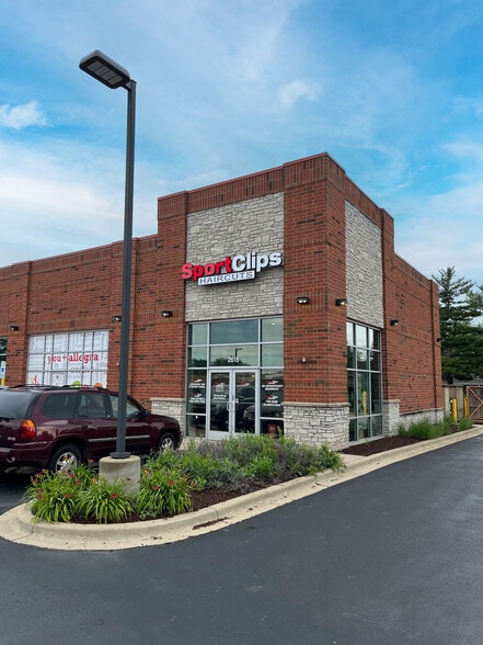 More Photos Of 2615-2617 W Jefferson St, Joliet Freestanding For Lease