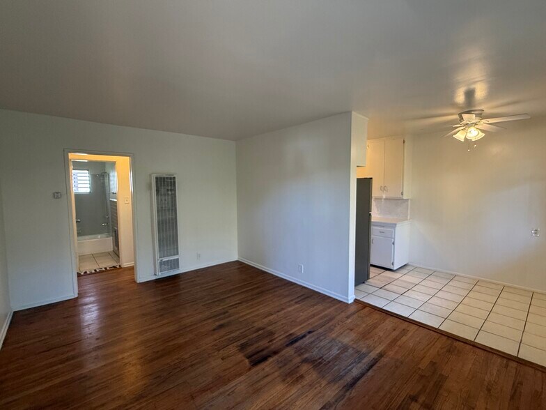 More Photos Of 5440 Harold Way, Los Angeles Apartments For Sale