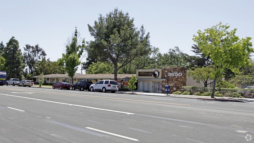 Primary Photo Of 3650 Clairemont Dr, San Diego Unknown For Lease