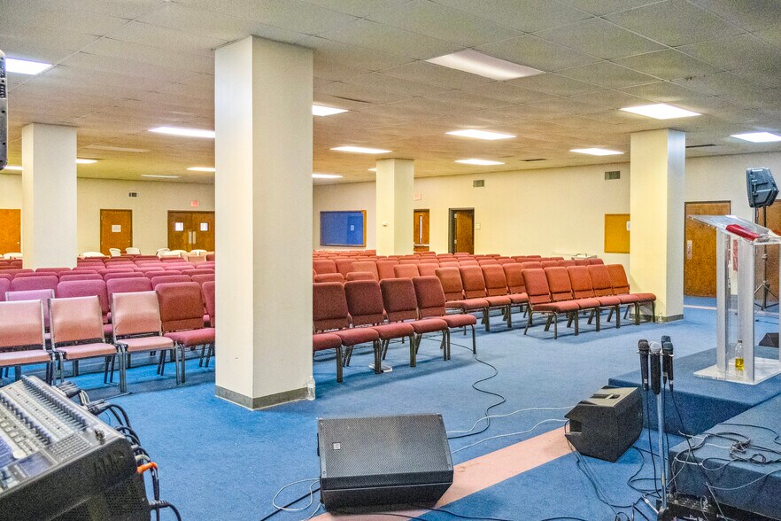 More Photos Of 4528 Rockbridge Rd, Stone Mountain Religious Facility For Sale