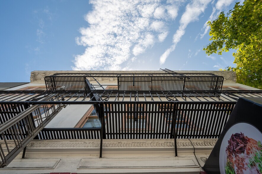 More Photos Of 480-484 6th St, San Francisco Apartments For Sale