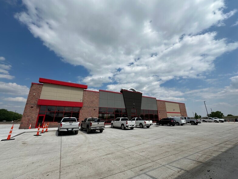 Primary Photo Of 3400 Halligan Dr, North Platte Truck Stop For Lease