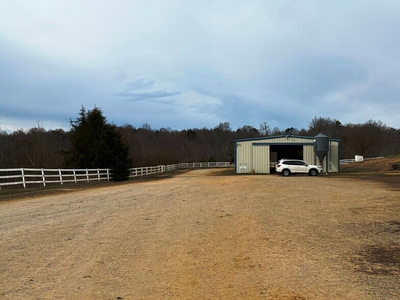 More Photos Of 12310 Gammon rd, Providence Horse Stables For Sale