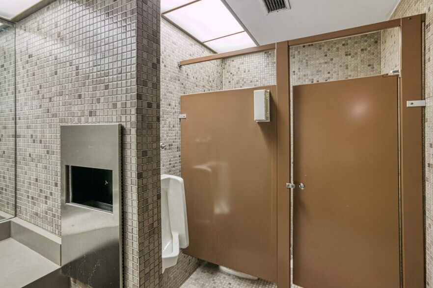 More Photos Of 2 Lisgar St, Sudbury Office For Sale