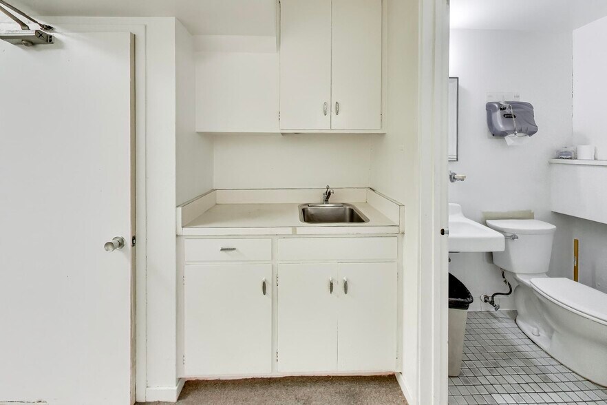 More Photos Of 667 Clay St, San Francisco Office Residential For Lease