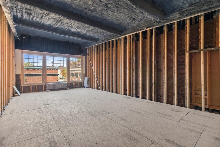 More Photos Of 367 Main St, Rockland Storefront For Sale