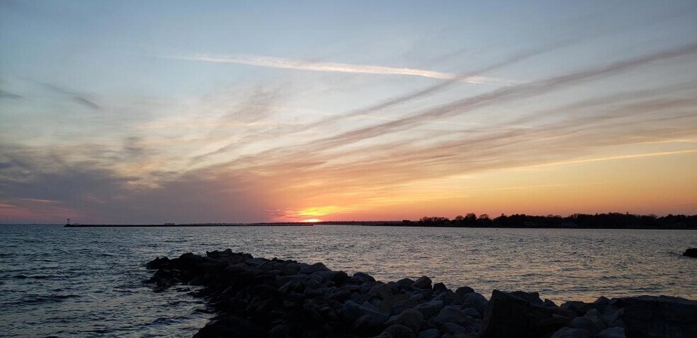 More Photos Of 117 Water St, Stonington Apartments For Sale