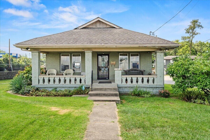 Primary Photo Of 1322 Versailles Rd, Lexington Freestanding For Sale