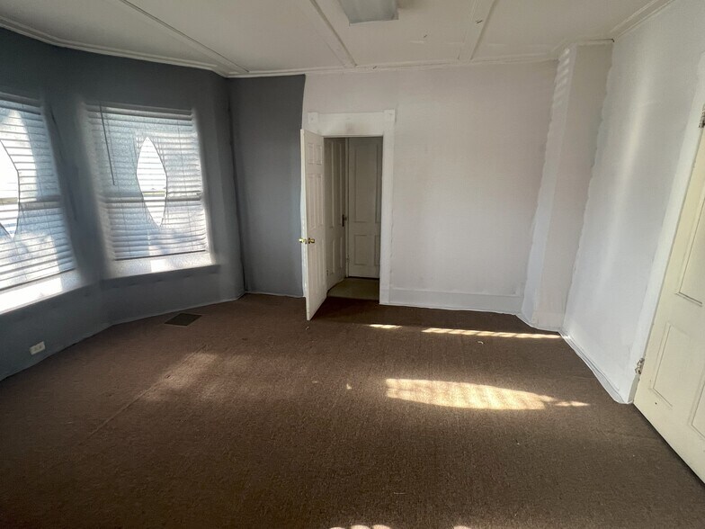 More Photos Of 37 Raymond Ave, Poughkeepsie Storefront Retail Residential For Lease