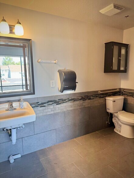 More Photos Of 4042 Pacific Ave, Riverdale Light Distribution For Lease