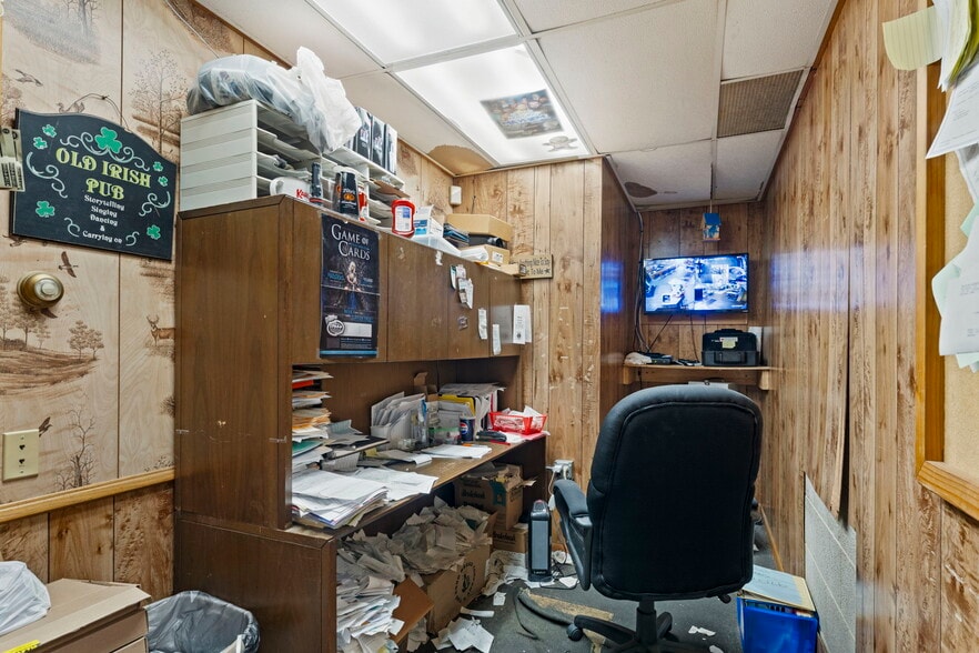 More Photos Of 118 Railroad Ave NE, Mora General Retail For Sale
