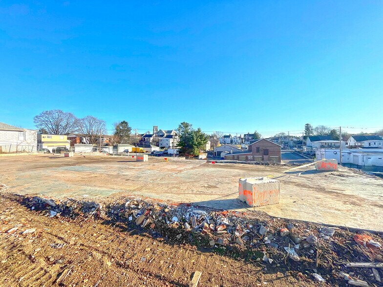 More Photos Of 2701-2703 Herr St, Harrisburg Warehouse For Sale