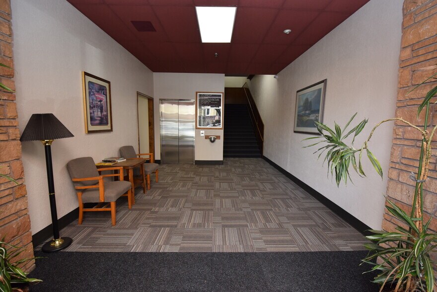 More Photos Of 153-191 High St SE, Salem Storefront Retail Office For Lease