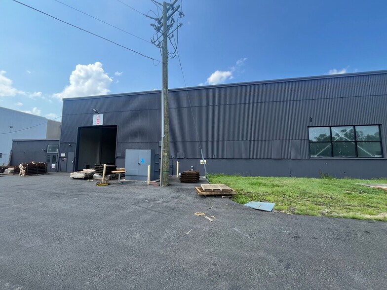 More Photos Of 121 High Hill Rd, Swedesboro Warehouse For Lease