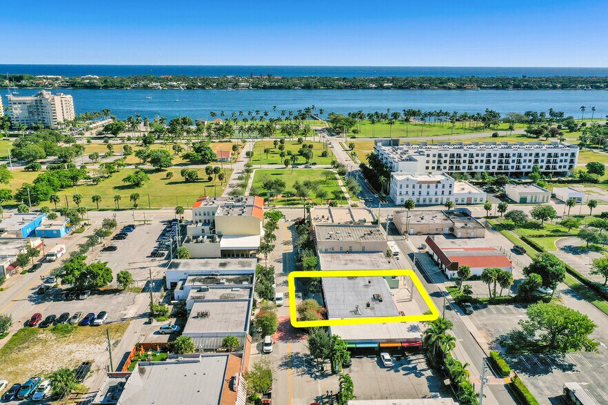 More Photos Of 420 Northwood Rd, West Palm Beach Storefront For Lease