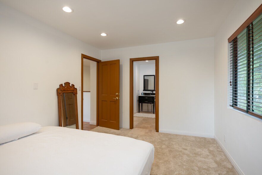 More Photos Of 1016 W Big Bear Blvd, Big Bear City Office Residential For Sale