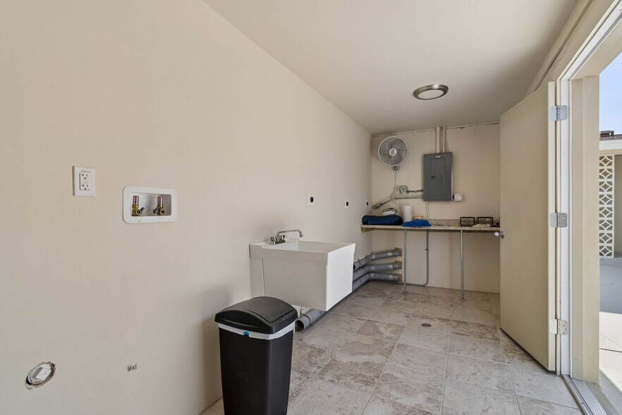 More Photos Of 2307 Bay Blvd, Indian Rocks Beach Apartments For Sale