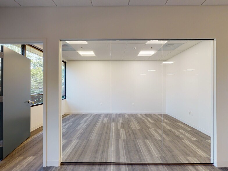 More Photos Of 4390 Parliament Pl, Lanham Light Manufacturing For Lease