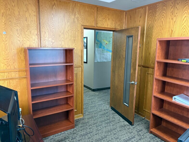 More Photos Of 428 W Shoshone St, Pasco Office For Sale