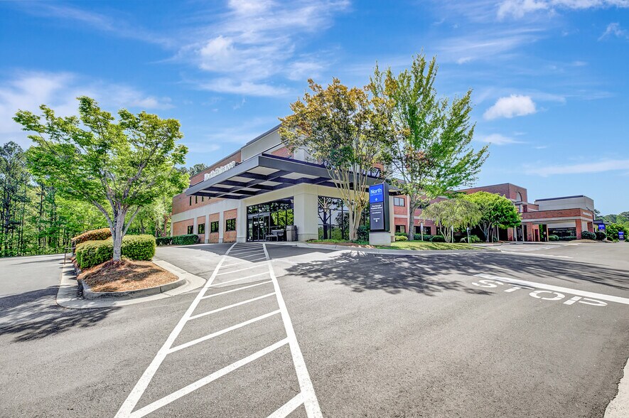 More Photos Of 101 Yorktown Dr, Fayetteville Medical For Lease