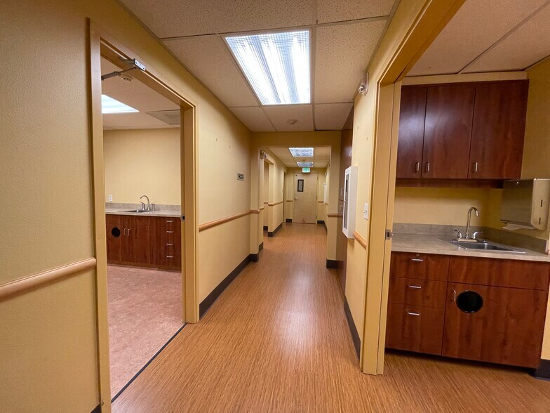 More Photos Of 20696 Bond Rd NE, Poulsbo Medical For Lease