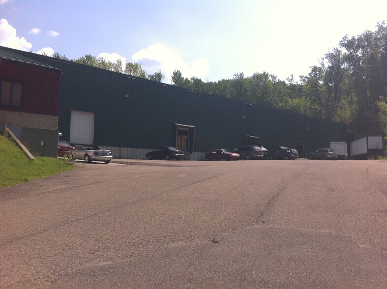 Primary Photo Of 458 Hurricane Ln, Williston Warehouse For Lease