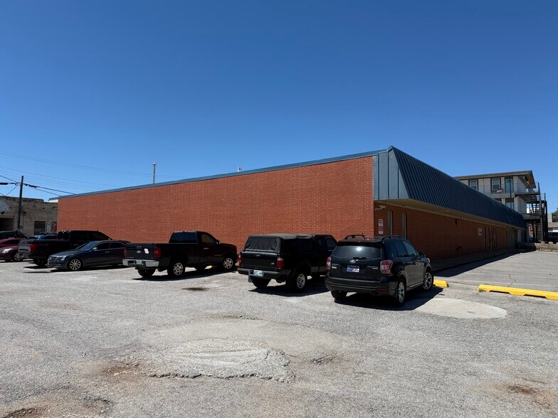 More Photos Of 416-418 NW 8th St, Oklahoma City Office For Sale