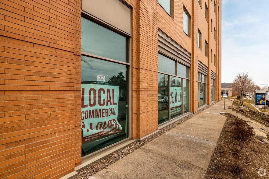 More Photos Of 9405 Rue Sherbrooke E, Montréal Office For Lease