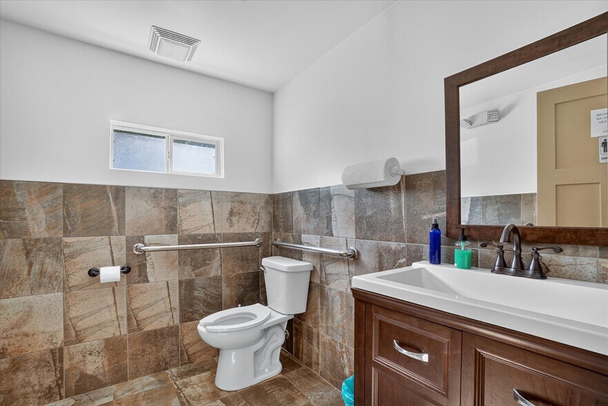 More Photos Of 12425 Antioch Rd, Trevor Freestanding For Sale