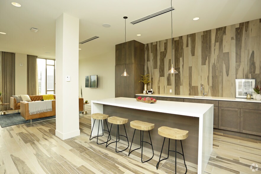 More Photos Of 201 Michigan St NW, Grand Rapids Apartments For Lease