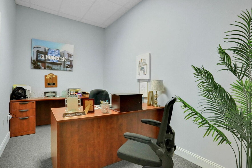 More Photos Of 12428 San Jose Blvd, Jacksonville Office For Sale