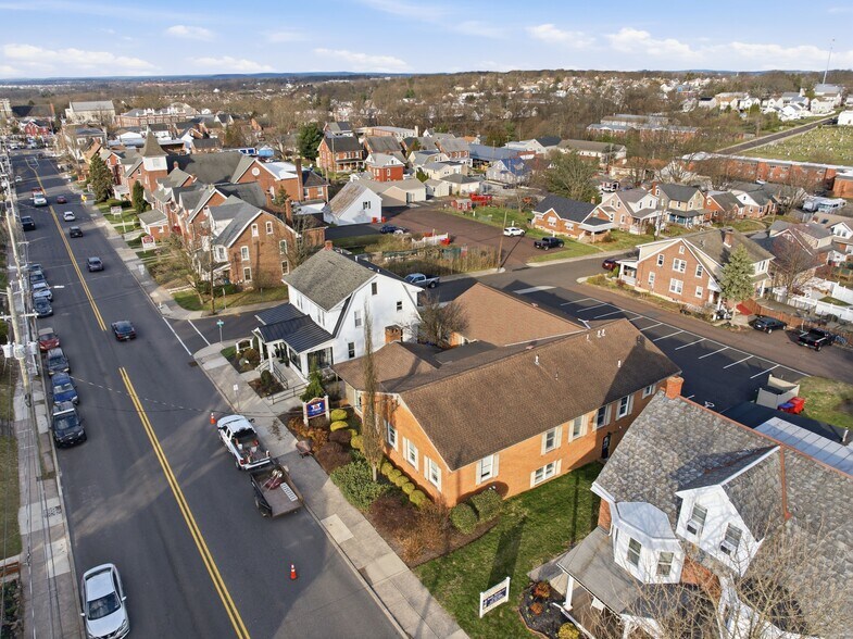 More Photos Of 307 E Broad St, Souderton Medical For Lease