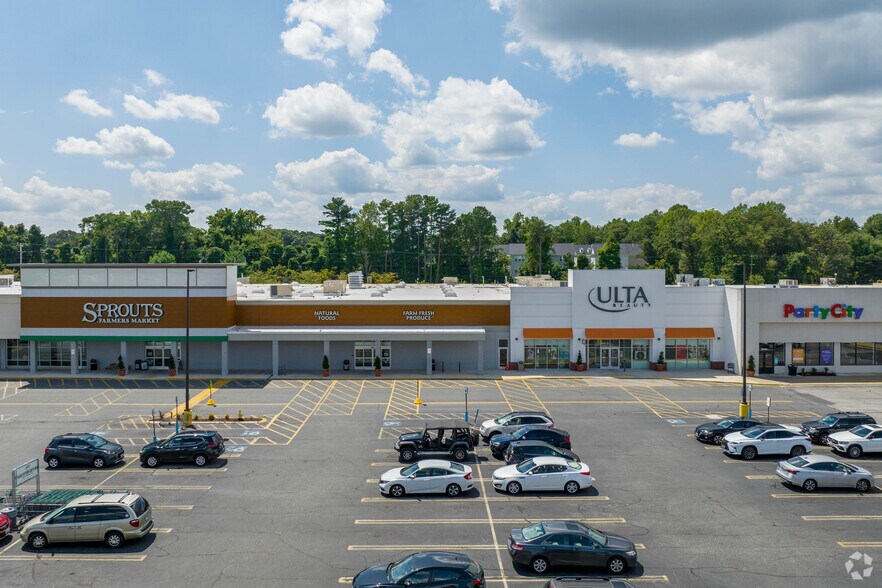 More Photos Of 8036-8160 Ritchie Hwy, Pasadena Freestanding For Lease