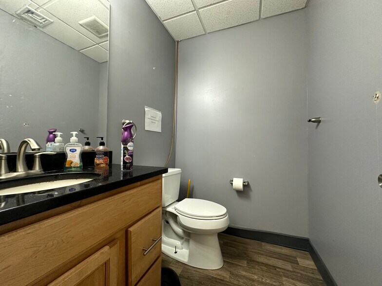 More Photos Of 733-759 Memorial Ave, West Springfield Showroom For Sale