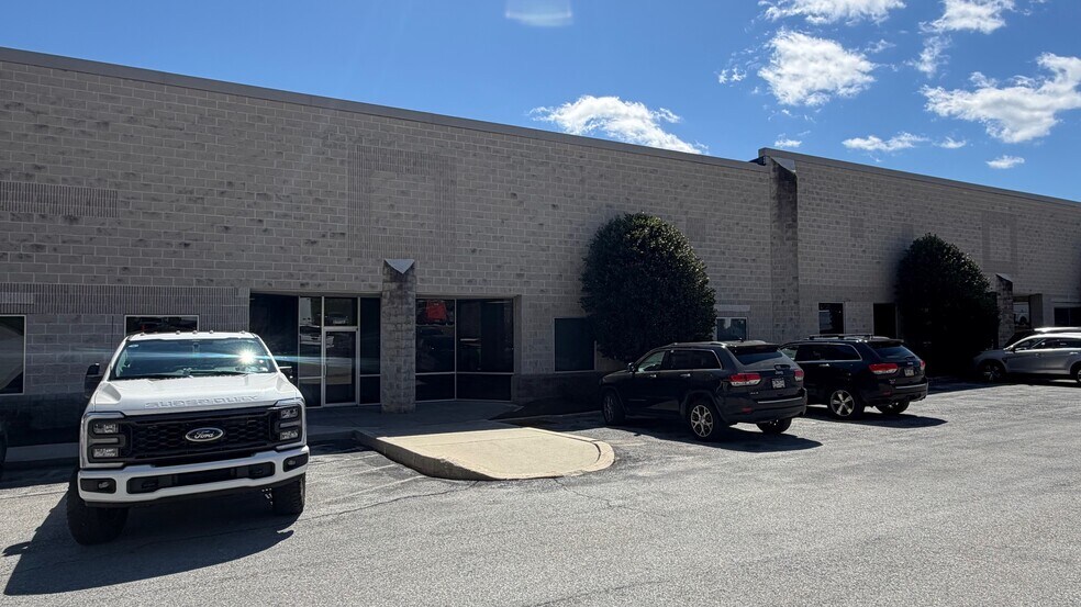 More Photos Of 901 S Bolmar St, West Chester Light Manufacturing For Lease