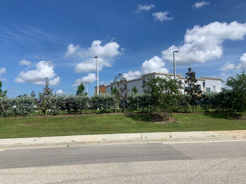 More Photos Of 618 SW 2nd Ter, Cape Coral Land For Sale